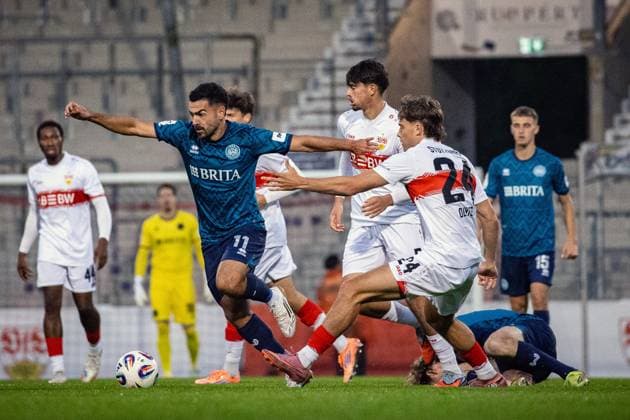 Soccer 3 Liga VfB Stuttgart II SV Wehen Wiesbaden 30 09 25, Tarik Gözüsirin SVWW , Christopher Olivier VFB ,