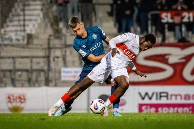 Soccer 3 Liga VfB Stuttgart II SV Wehen Wiesbaden 30 09 25, Justin Janitzek SVWW , Mohamed Sankoh Stuttgart ,
