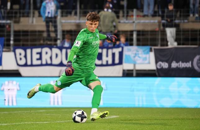 30 09 2025, Germany, Stuttgart, Soccer Regionalliga Südwest, SV Stuttgarter Kickers vs SGV Freiberg, Bela Luis Dumrath Kickers