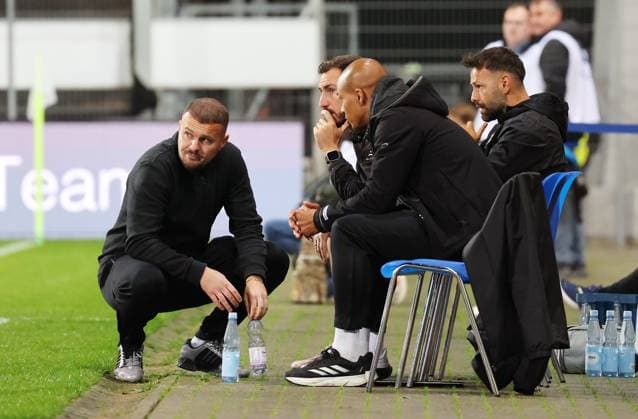 30 09 2025, Germany, Stuttgart, Soccer Regionalliga Südwest, SV Stuttgarter Kickers vs SGV Freiberg, SGV coach Kushtrim Lushtaku
