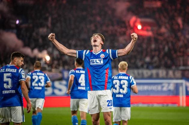 Rostock, Germany 30 September 2025 3 Liga 2025 2026 FC Hansa Rostock vs FC Energie Cottbus In the picture in front Ryan Naderi Hansa Rostock cheers after his goal to 1 1 DFB regulations prohibit any use of photographs as image sequences and or quasi video Copyright: xFotostandx xVoelkerx