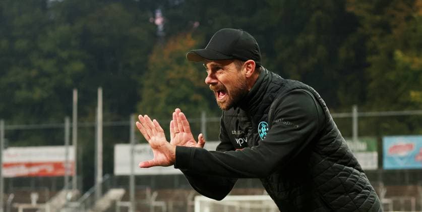 30 09 2025, Germany, Stuttgart, Soccer Regionalliga Südwest, SV Stuttgarter Kickers vs SGV Freiberg, Kickers coach Marco Wildersinn