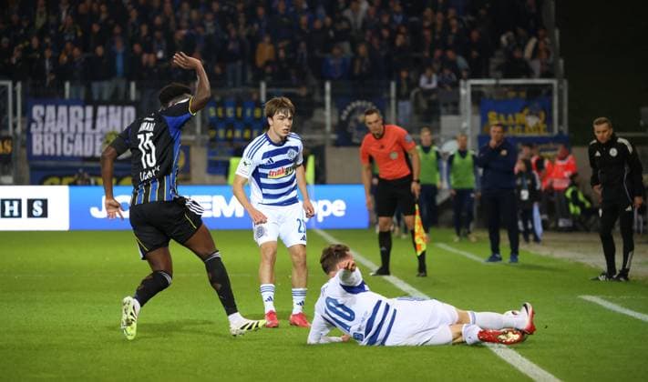 30 09 2025, Football, Men, 3 League, Season 2025 2026, 1 FC Saarbrücken MSV Duisburg, Abdoulaye Kamara 1 FC Saarbruecken Christian Viet MSV Duisburg Saarbrücken Ludwigsparkstadion Saarland Germany EN Copyright: xFabianxKleerx