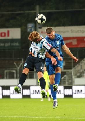 30 09 2025, Germany, Stuttgart, Soccer Regionalliga Südwest, SV Stuttgarter Kickers vs SGV Freiberg, f l Samuel Unsöld Kickers , Jacob Engel SGV