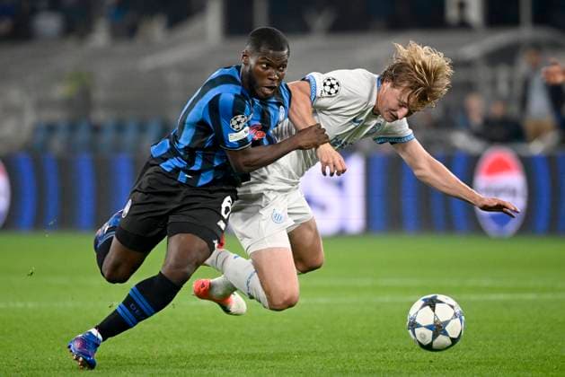 Atalanta v Club Brugge - UEFA Champions League BERGAMO, ITALY - SEPTEMBER 30 : Musah Yunus midfielder of Atalanta and Sandra Cisse midfielder of Club Brugge during the UEFA Champions League 2025 26 League Phase MD2 match between Atalanta and Club Brugge on September 30, 2025 in Bergamo, Italy, 30 09 2025 Bergamo Italy  Copyright: xPeterxDexVoechtx