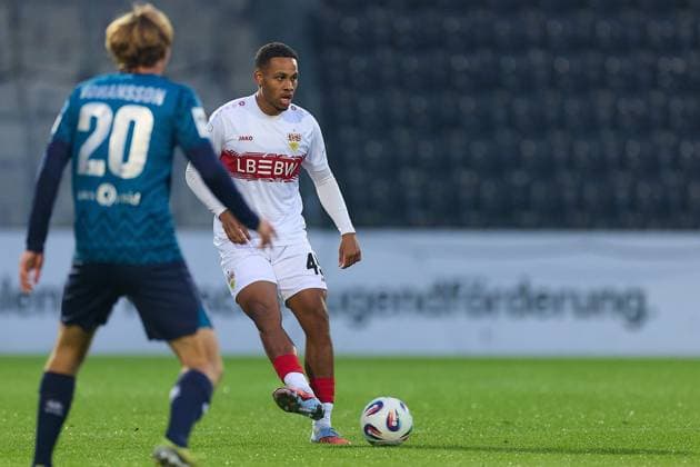Ryan Nils Johansson SV Wehen Wiesbaden, 20 , Niklas Terkelsen Nartec VfB Stuttgart II, 45 GER, VfB Stuttgart II vs SV Wehen Wiesbaden, Football, Men, 3 League, Matchday 9, Season 2025 2026, 30 09 2025 GER, VfB Stuttgart II vs SV Wehen Wiesbaden, Football, Men, 3 League, Matchday 9, Season 2025 2026, 30 09 2025 Aspach Copyright: xEibner-Pressefoto GeraldxOelze-dx EP_ODS