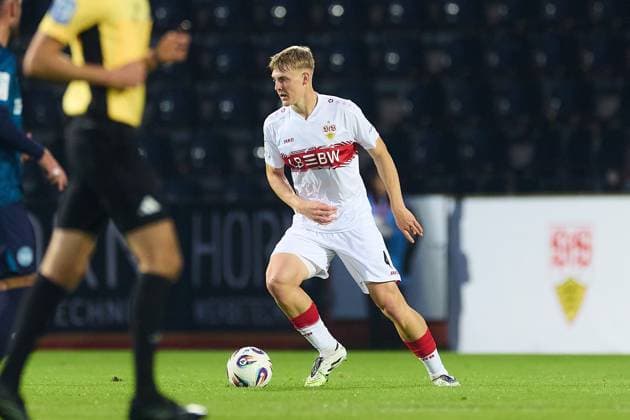 Maximilian Herwerth VfB Stuttgart II, 04 GER, VfB Stuttgart II vs SV Wehen Wiesbaden, Football, Men, 3 Liga, Matchday 9, Season 2025 2026, 30 09 2025 GER, VfB Stuttgart II vs SV Wehen Wiesbaden, Football, Men, 3 Liga, Matchday 9, Season 2025 2026, 30 09 2025 Aspach Copyright: xEibner-Pressefoto GeraldxOelze-dx EP_ODS