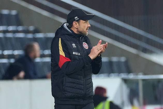 Portrait, Portraet, Freisteller von Nils Doering SV Wehen Wiesbaden, Head Coach GER, VfB Stuttgart II vs SV Wehen Wiesbaden, Football, Men, 3 Liga, 9 Matchday, Season 2025 2026, 30 09 2025 GER, VfB Stuttgart II vs SV Wehen Wiesbaden, Football, Men, 3 Liga, 9 Matchday, Season 2025 2026, 30 09 2025 Aspach Copyright: xEibner-Pressefoto GeraldxOelze-dx EP_ODS