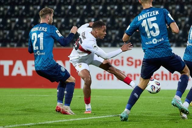 Shot, Goal chance Niklas Terkelsen Nartec VfB Stuttgart II, 45 GER, VfB Stuttgart II vs SV Wehen Wiesbaden, Football, Men, 3 Liga, Matchday 9, Season 2025 2026, 30 09 2025 GER, VfB Stuttgart II vs SV Wehen Wiesbaden, Football, Men, 3 Liga, Matchday 9, Season 2025 2026, 30 09 2025 Aspach Copyright: xEibner-Pressefoto GeraldxOelze-dx EP_ODS