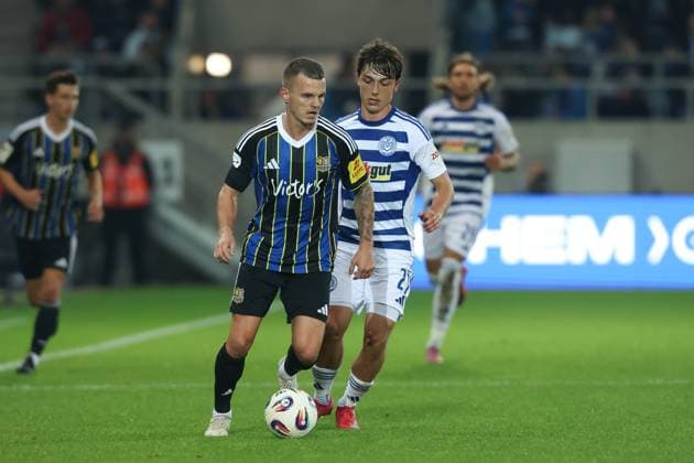 Sport, Football, 3 Liga Season 2025 2026 9 Matchday 1 FC Saarbrücken MSV Duisburg 30 09 2025, Ludwigsparkstadion Simon Symalla MSV Duisburg, 23 duel Saarbrücken Ludwigsparkstadion Saarland Germany