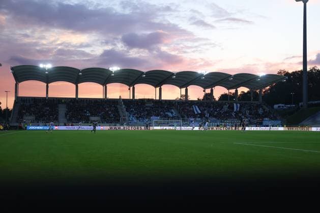 Sport, Football, 3 Liga Season 2025 2026 9 Matchday 1 FC Saarbrücken MSV Duisburg 30 09 2025, Ludwigsparkstadion Evening atmosphere over the stadium, sunset Saarbrücken Ludwigsparkstadion Saarland Germany