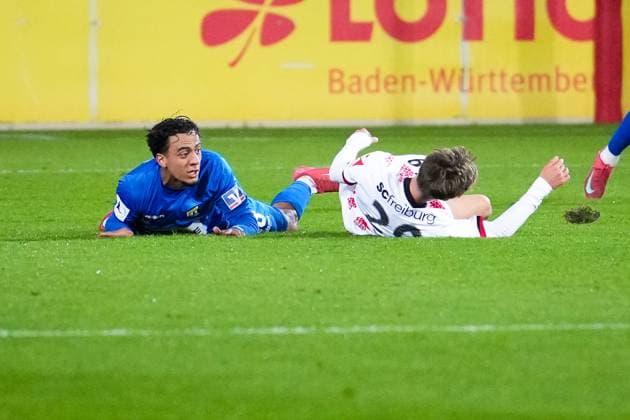 Germany, Soccer, Regionalliga Südwest, Season 2025 2026, Matchday 10 SC Freiburg II vs TSG Balingen Dreisamstadion Freiburg Mateo Zelic SC Freiburg II, 29 Foul, Sascha Eisele TSG Balingen ,2 Freiburg Dreisamstadion Baden Württemberg Germany Copyright: xFINLEYxMÖRCHx