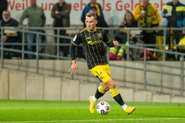 Mika Schroers Alemannia Aachen, 30 Alemannia Aachen vs Erzgebirge Aue, Football, 3 Liga, Matchday 9, Season 2025 2026, 30 09 2025 DFB REGULATIONS PROHIBIT ANY USE OF PHOTOGRAPHS AS IMAGE SEQUENCES AND OR QUASI VIDEO Alemannia Aachen vs Erzgebirge Aue, Football, 3 Liga, Matchday 9, Season 2025 2026, 30 09 2025 Aachen Copyright: xEibner-Pressefoto J.xDerondeaux EP_JDU