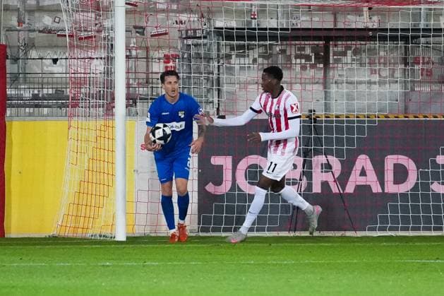 Germany, Football, Regionalliga Südwest, Season 2025 2026, 10 Matchday SC Freiburg II vs TSG Balingen Dreisamstadion Freiburg David Amegnaglo SC Freiburg II, 11 Goal, Goal celebration, Emotions, Goal kick, Joy, Cheering, Freiburg Dreisamstadion Baden Württemberg Germany Copyright: xFINLEYxMÖRCHx