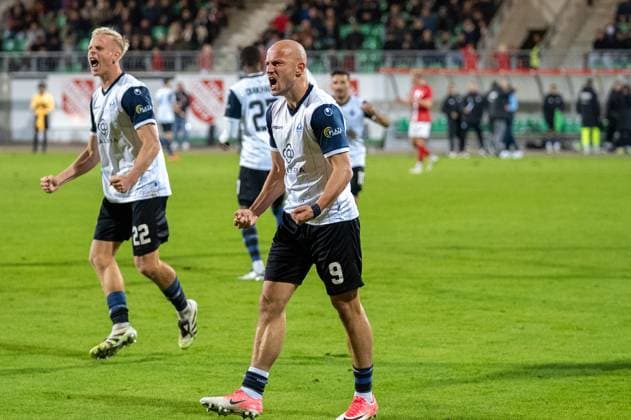 Germany Soccer 3 Liga, 9 Matchday 2025 2026, TSV Havelse Waldhof Mannheim on 30 09 in Hannover Eilenriede Stadion Felix Lohkemper Waldhof Mannheim 9 Goal celebration to 0 2 Copyright: xSvenxHeidmannx