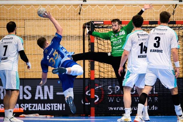 Grosswallstadt 2 HBL 25 26 TV Grosswallstadt SG BBM Bietigheim Axel Skaarnaes TV Grosswallstadt , Torhueter Jan Hrdlicka Bietigheim Elsenfeld Untermainhalle Bayern Germany