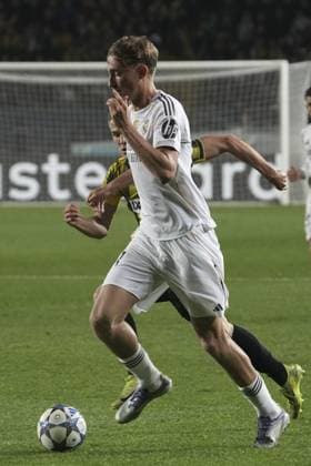 Kairat Almaty v Real Madrid - UEFA Champions League ALMATY, KAZAKHSTAN - SEPTEMBER 30: Real Madrid’s Dean Huijsen battles for the ball with Kairat Almaty player during the UEFA Champions League group stage match between Kairat Almaty and Real Madrid at Almaty Ortalyk Stadion in Almaty, Kazakhstan on September 30, 2025. Turar Kazangapov Anadolu Almaty Kazakhstan. Editorial use only. Please get in touch for any other usage.  Copyright: x2025xAnadoluxTurarxKazangapovx