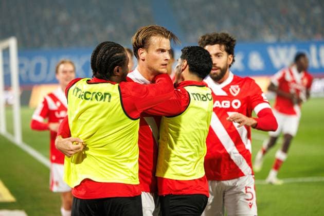 Goal celebration 0 1 Goalscorer No. 11 in the middle Moritz Hannemann FCE GER, FC Hansa Rostock vs FC Energie Cottbus, Football, Men, 3 League, 09 Matchday, Season 2025 2026, 30 09 2025 Rostock Ostseestadion Mecklenburg Vorpommern Germany