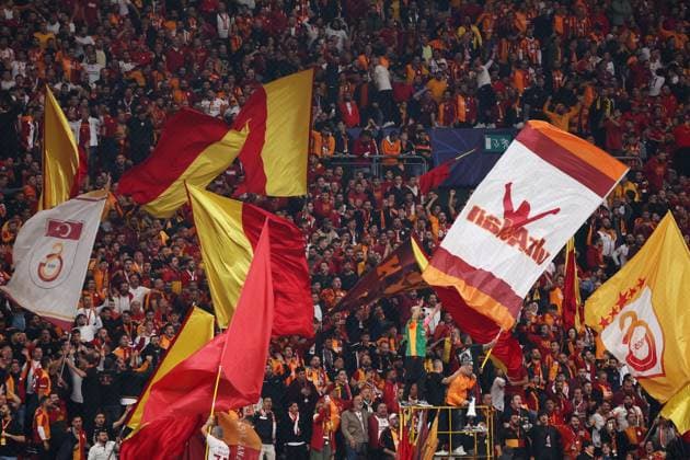 Galatasaray fans ahead of kick off Galatasaray v Liverpool, UEFA Champions League, Group Stage, Football, RAMS Park, Istanbul, Turkey - 30 Sep 2025Istanbul RAMS Park Turkey EDITORIAL USE ONLY No use with unauthorised audio, video, data, fixture lists, club league logos or live services. Online in-match use limited to 120 images, no video emulation. No use in betting, games or single club league player publications.  Copyright: xRaddadxJebarah Shutterstockx 15504034aa