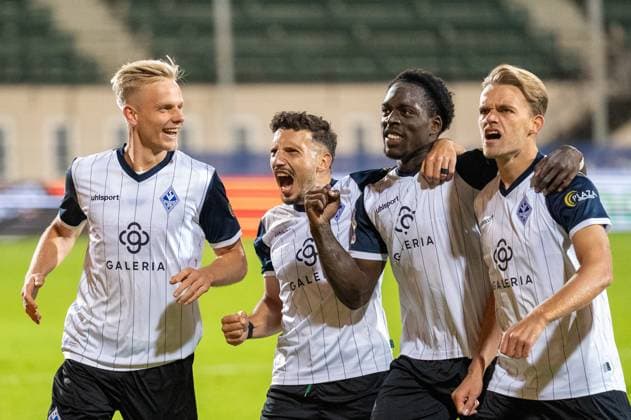 Germany Soccer 3 Liga, Matchday 9 2025 2026, TSV Havelse Waldhof Mannheim on 30 09 in Hannover Eilenriede Stadion Goal celebration to 2 3 by Nicklas Shipnoski Waldhof Mannheim 7 Copyright: xSvenxHeidmannx
