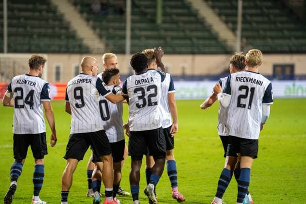 Germany Soccer 3 Liga, Matchday 9 2025 2026, TSV Havelse Waldhof Mannheim on 30 09 in Hannover Eilenriede Stadion Goal celebration to 2 3 by Nicklas Shipnoski Waldhof Mannheim 7 Copyright: xSvenxHeidmannx