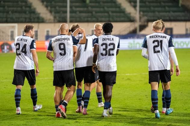 Germany Soccer 3 Liga, Matchday 9 2025 2026, TSV Havelse Waldhof Mannheim on 30 09 in Hannover Eilenriede Stadion Goal celebration to 2 3 by Nicklas Shipnoski Waldhof Mannheim 7 Copyright: xSvenxHeidmannx