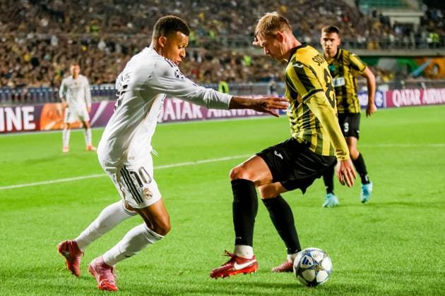KAZAKHSTAN, ALMATY - SEPTEMBER 30, 2025: Real Madrid™s Kylian Mbappe (L) and FC Kairat™s Yegor Sorokin in a 2025-26 UEFA Champions League League Phase Matchday 2 football match between FC Kairat and Real Madrid at Central Stadium 2025-26 UEFA Champions League: FC Kairat 0 - 5 Real Madrid  - ZUMAt113 20250930_zaa_t113_452 Copyright: xAlikhanxSariyevx