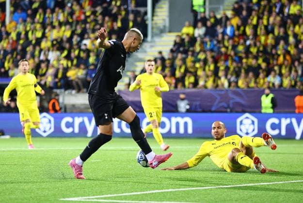 Richarlison of Tottenham Hotspur fails to score FK Bodo Glimt v Tottenham Hotspur, UEFA Champions League, Group Stage, Football, Aspmyra Stadion, Bodo, Norway - 30 Sep 2025Bodo Aspmyra Stadion Norway EDITORIAL USE ONLY No use with unauthorised audio, video, data, fixture lists, club league logos or live services. Online in-match use limited to 120 images, no video emulation. No use in betting, games or single club league player publications.  Copyright: xMichaelxZemanek Shutterstockx 15504026q