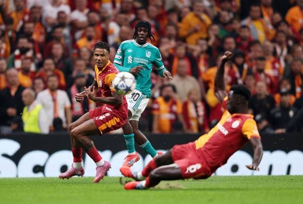 Jeremie Frimpong of Liverpool passes the ball Galatasaray v Liverpool, UEFA Champions League, Group Stage, Football, RAMS Park, Istanbul, Turkey - 30 Sep 2025Istanbul RAMS Park Turkey EDITORIAL USE ONLY No use with unauthorised audio, video, data, fixture lists, club league logos or live services. Online in-match use limited to 120 images, no video emulation. No use in betting, games or single club league player publications.  Copyright: xRaddadxJebarah Shutterstockx 15504034af