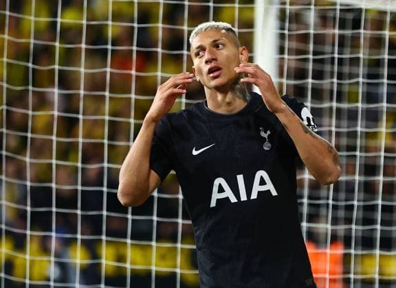 Richarlison of Tottenham Hotspur reacts after failing to score FK Bodo Glimt v Tottenham Hotspur, UEFA Champions League, Group Stage, Football, Aspmyra Stadion, Bodo, Norway - 30 Sep 2025Bodo Aspmyra Stadion Norway EDITORIAL USE ONLY No use with unauthorised audio, video, data, fixture lists, club league logos or live services. Online in-match use limited to 120 images, no video emulation. No use in betting, games or single club league player publications.  Copyright: xMichaelxZemanek Shutterstockx 15504026r