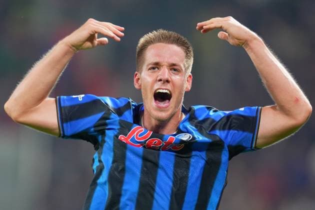 Atalanta s Mario Pasalic celebrates after scoring goal 2-1 during the Uefa Champions League soccer match between Atalanta and Club Brugge at the New Balance Stadium in Bergamo , north Italy - Tuesday, September 30 , 2025. - Soccer .  Copyright: xSpada LaPressex