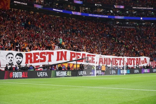 Fans hold a banner in memory of Diogo Jota and his brother Andre Silva Galatasaray v Liverpool, UEFA Champions League, Group Stage, Football, RAMS Park, Istanbul, Turkey - 30 Sep 2025Istanbul RAMS Park Turkey EDITORIAL USE ONLY No use with unauthorised audio, video, data, fixture lists, club league logos or live services. Online in-match use limited to 120 images, no video emulation. No use in betting, games or single club league player publications.  Copyright: xRaddadxJebarah Shutterstockx 15504034ah
