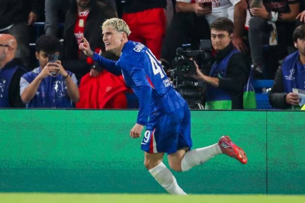 Alejandro Garnacho of Chelsea celebrates as Richard Rios of Benfica scores an own goal Chelsea FC v SL Benfica, Football, UEFA Champions League - League Stage, Stamford Bridge, London, UK, 30 09 25 Editorial use only  Copyright: xAnthonyxHanc Shutterstockx 15511739k