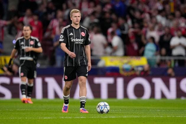 30 09 2025, xjhx, Football UEFA Champions League, Atletico Madrid Eintracht Frankfurt v l Jonathan Jonny Burkardt Eintracht Frankfurt UEFA REGULATIONS PROHIBIT ANY USE OF PHOTOGRAPHS as IMAGE SEQUENCES and or QUASI VIDEO Madrid