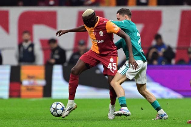 Galatasaray v Liverpool - UEFA Champions League ISTANBUL, TURKIYE - SEPTEMBER 30: Victor Osimhen of Galatasaray in action against Florian Wirtz of Liverpool during the UEFA Champions League week 2 match between Galatasaray and Liverpool at RAMS Park in Istanbul, Turkiye, on September 30, 2025. Serhat Cagdas Anadolu Istanbul Turkey. Editorial use only. Please get in touch for any other usage.  Copyright: x2025xAnadoluxSerhatxCagdasx