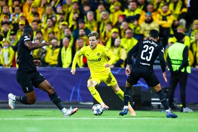 UEFA Champions League 2025 2026 Bodo Glimt Tottenham Bodo 20250930 Bodo Glimt s Jens Petter Hauge in a duel with Tottenham s Pedro Porro during the Champions League match between Bodo Glimt and Tottenham at Aspmyra Stadium Photo Mats Torbergsen NTB Bodo Norway EDITORIAL USE ONLY RESTRICTED USE FOR BETTING COMPANIES  Copyright: xMatsxTorbergsenx xNTBx