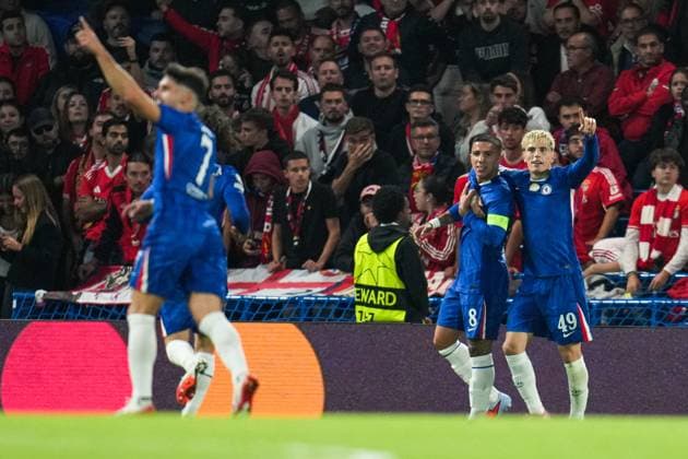 UEFA Champions League Chelsea v Benfica Enzo Fernandez of Chelsea and Alejandro Garnacho of Chelsea celebrate goal to make it 1-0 during the UEFA Champions League match Chelsea vs Benfica at Stamford Bridge, London, United Kingdom, 30th September 2025 (Photo by Harvey Murphy News Images) Copyright: xHarveyxMurphy NewsxImagesx
