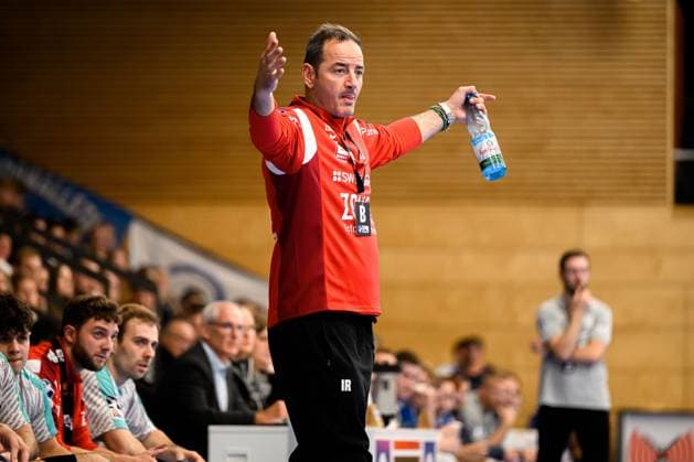 Grosswallstadt 2 HBL 25 26 TV Grosswallstadt SG BBM Bietigheim coach Iker Romero Bietigheim gestures gestures gestures Elsenfeld Untermainhalle Bayern Germany