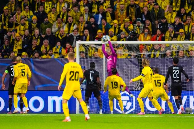 UEFA Champions League 2025 2026 Bodo Glimt Tottenham Bodo 20250930 Tottenham s goalkeeper Guglielmo Vicario during the Champions League match between Bodo Glimt and Tottenham at Aspmyra Stadium Photo Lise Aserud NTB Bodo Norway EDITORIAL USE ONLY RESTRICTED USE FOR BETTING COMPANIES  Copyright: xLisexAserudx xNTBx