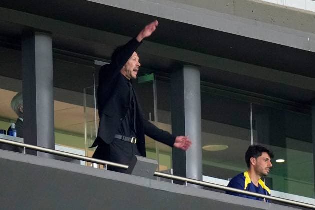 30 09 2025, xjhx, Football UEFA Champions League, Atletico Madrid Eintracht Frankfurt v l Coach Diego Simeone Atletico Madrid UEFA REGULATIONS PROHIBIT ANY USE OF PHOTOGRAPHS as IMAGE SEQUENCES and or QUASI VIDEO Madrid