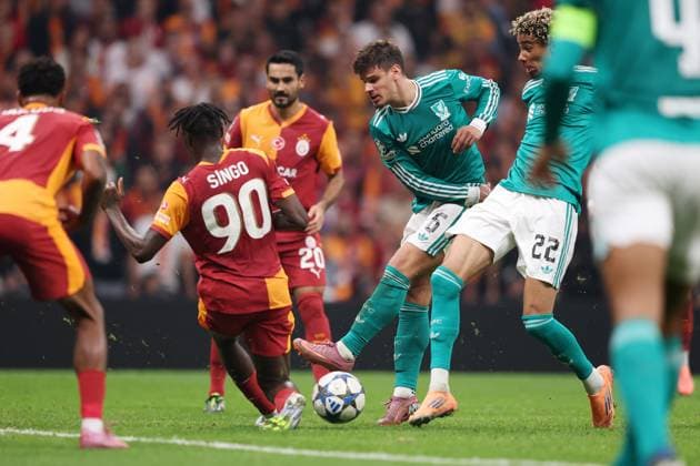 Milos Kerkez of Liverpool has a shot Galatasaray v Liverpool, UEFA Champions League, Group Stage, Football, RAMS Park, Istanbul, Turkey - 30 Sep 2025Istanbul RAMS Park Turkey EDITORIAL USE ONLY No use with unauthorised audio, video, data, fixture lists, club league logos or live services. Online in-match use limited to 120 images, no video emulation. No use in betting, games or single club league player publications.  Copyright: xRaddadxJebarah Shutterstockx 15504034au