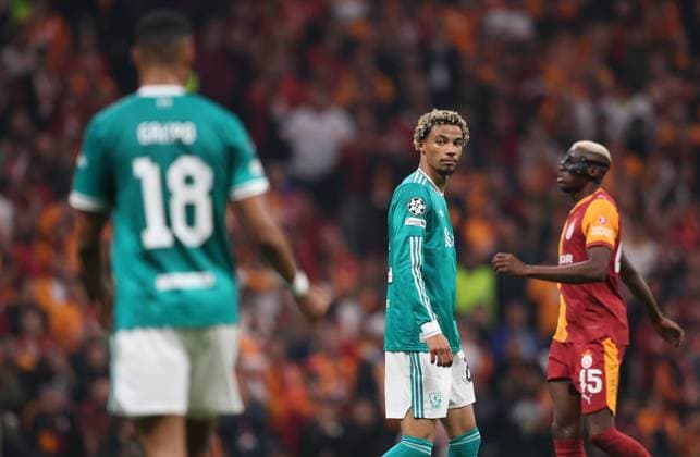 Hugo Ekitike of Liverpool looks on Galatasaray v Liverpool, UEFA Champions League, Group Stage, Football, RAMS Park, Istanbul, Turkey - 30 Sep 2025Istanbul RAMS Park Turkey EDITORIAL USE ONLY No use with unauthorised audio, video, data, fixture lists, club league logos or live services. Online in-match use limited to 120 images, no video emulation. No use in betting, games or single club league player publications.  Copyright: xRaddadxJebarah Shutterstockx 15504034as