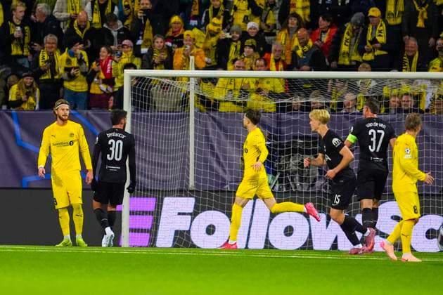 UEFA Champions League 2025 2026 Bodo Glimt Tottenham Bodo 20250930 Bodo Glimts Kasper Hogh with a penalty kick over the goal during the Champions League match between Bodo Glimt and Tottenham at Aspmyra Stadium Photo Lise Aserud NTB Bodo Norway EDITORIAL USE ONLY RESTRICTED USE FOR BETTING COMPANIES  Copyright: xLisexAserudx xNTBx