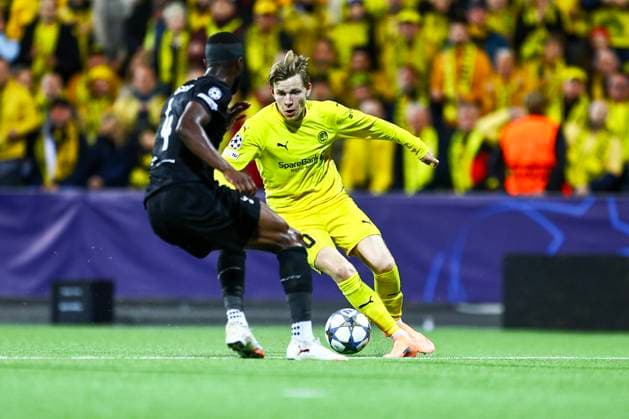 UEFA Champions League 2025 2026 Bodo Glimt Tottenham Bodo 20250930 Bodo Glimts Jens Petter Hauge in a duel with Tottenhams Kevin Danso during the Champions League match between Bodo Glimt and Tottenham at Aspmyra Stadium Photo Mats Torbergsen NTB Bodo Norway EDITORIAL USE ONLY RESTRICTED USE FOR BETTING COMPANIES  Copyright: xMatsxTorbergsenx xNTBx