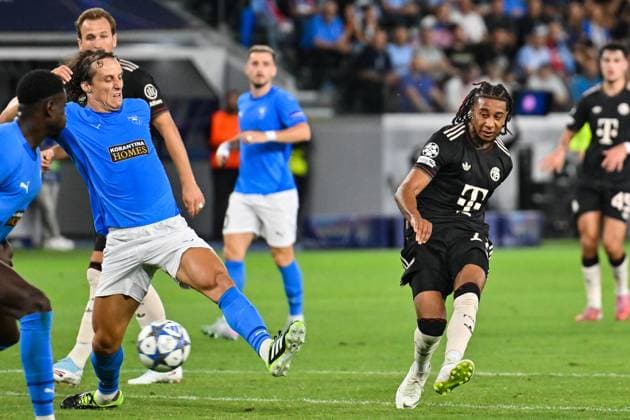 UEFA Champions League Paphos FC FC Bayern München 30 09 2025 Michael OLISE FC Bayern Muenchen 17s shot on goal cannot be blocked UEFA Champions League Paphos FC FC Bayern München Alphamega Stadium on 30 09 2025 David LUIZ Paphos FC 4 Copyright: xBEAUTIFULxSPORTS Goldbergx