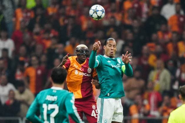 Galatasaray - Liverpool ISTANBUL, TURKIYE - SEPTEMBER 30: Victor Osimhen of Galatasaray in action against Virgil van Dijk of Liverpool during the UEFA Champions League week 2 match between Galatasaray and Liverpool at RAMS Park in Istanbul, Turkiye, on September 30, 2025. Hakan Akgun Anadolu Istanbul Turkey. Editorial use only. Please get in touch for any other usage.  Copyright: x2025xAnadoluxHakanxAkgunx