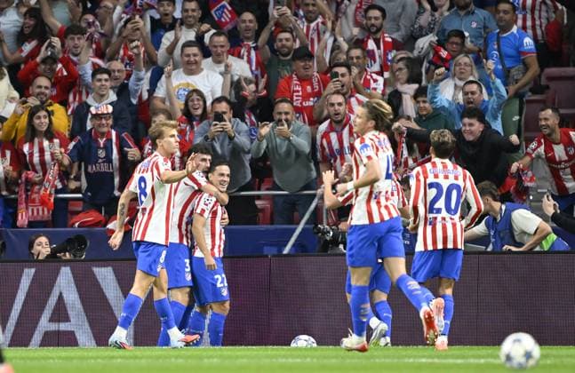 Atletico Madrid v Eintracht Frankfurt - UEFA Champions League MADRID, SPAIN - SEPTEMBER 30: Giacomo Raspadori (22) of Atletico Madrid celebrates after scoring a goal with his teammates during the UEFA Champions League week 2 match between Atletico Madrid and Eintracht Frankfurt at Riyadh Air Metropolitano Stadium, in Madrid, Spain on September 30, 2025. Burak Akbulut Anadolu Madrid Spain. Editorial use only. Please get in touch for any other usage.  Copyright: x2025xAnadoluxBurakxAkbulutx