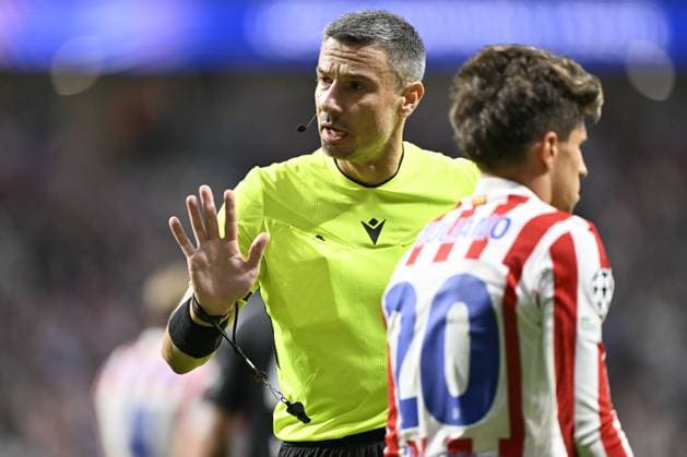 Atletico Madrid v Eintracht Frankfurt - UEFA Champions League MADRID, SPAIN - SEPTEMBER 30: Slovenian referee Slavko Vincic leads the UEFA Champions League week 2 match between Atletico Madrid and Eintracht Frankfurt at Riyadh Air Metropolitano Stadium, in Madrid, Spain on September 30, 2025. Burak Akbulut Anadolu Madrid Spain. Editorial use only. Please get in touch for any other usage.  Copyright: x2025xAnadoluxBurakxAkbulutx
