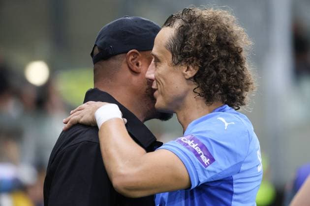 Vincent Kompany welcomes Luis Diaz Pafos 4 , CYP, FC Pafos FC Bayern Muenchen, Football, Champions League, Matchday 2, Season 2025 2026, 30 09 2025 CYP, FC Pafos FC Bayern Muenchen, Football, Champions League, Matchday 2, Season 2025 2026, 30 09 2025 Limassol Copyright: xEibner-Pressefoto JoergxNiebergax EP_JNL