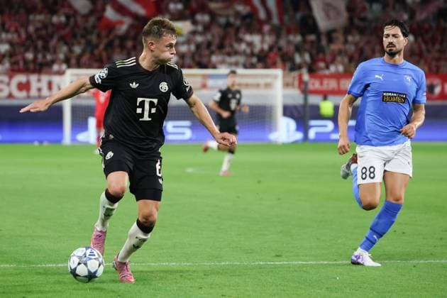 Pepe Pafos 88 , Joshua Kimmich Bayern Muenchen 6 , CYP, FC Pafos FC Bayern Muenchen, Football, Champions League, Matchday 2, Season 2025 2026, 30 09 2025 CYP, FC Pafos FC Bayern Muenchen, Football, Champions League, Matchday 2, Season 2025 2026, 30 09 2025 Limassol Copyright: xEibner-Pressefoto JoergxNiebergax EP_JNL